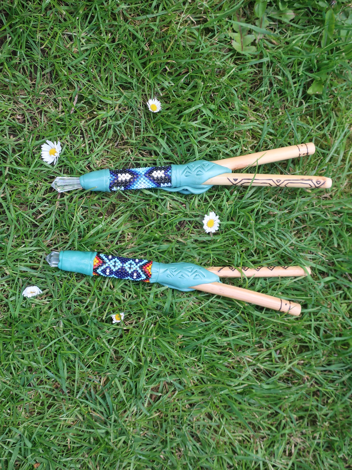 BEADED TURQUISE KURIPE - BRAZILIAN Hapé Snuff Applicator