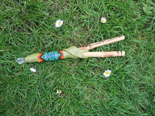 BEADED GREEN KURIPE - BRAZILIAN Hapé Snuff Applicator