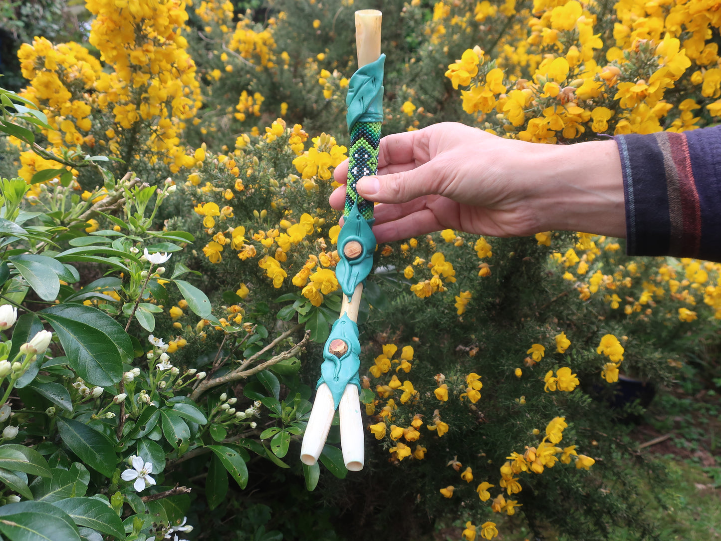 DOUBLE NOSED BONE TEPI - BRAZILIAN