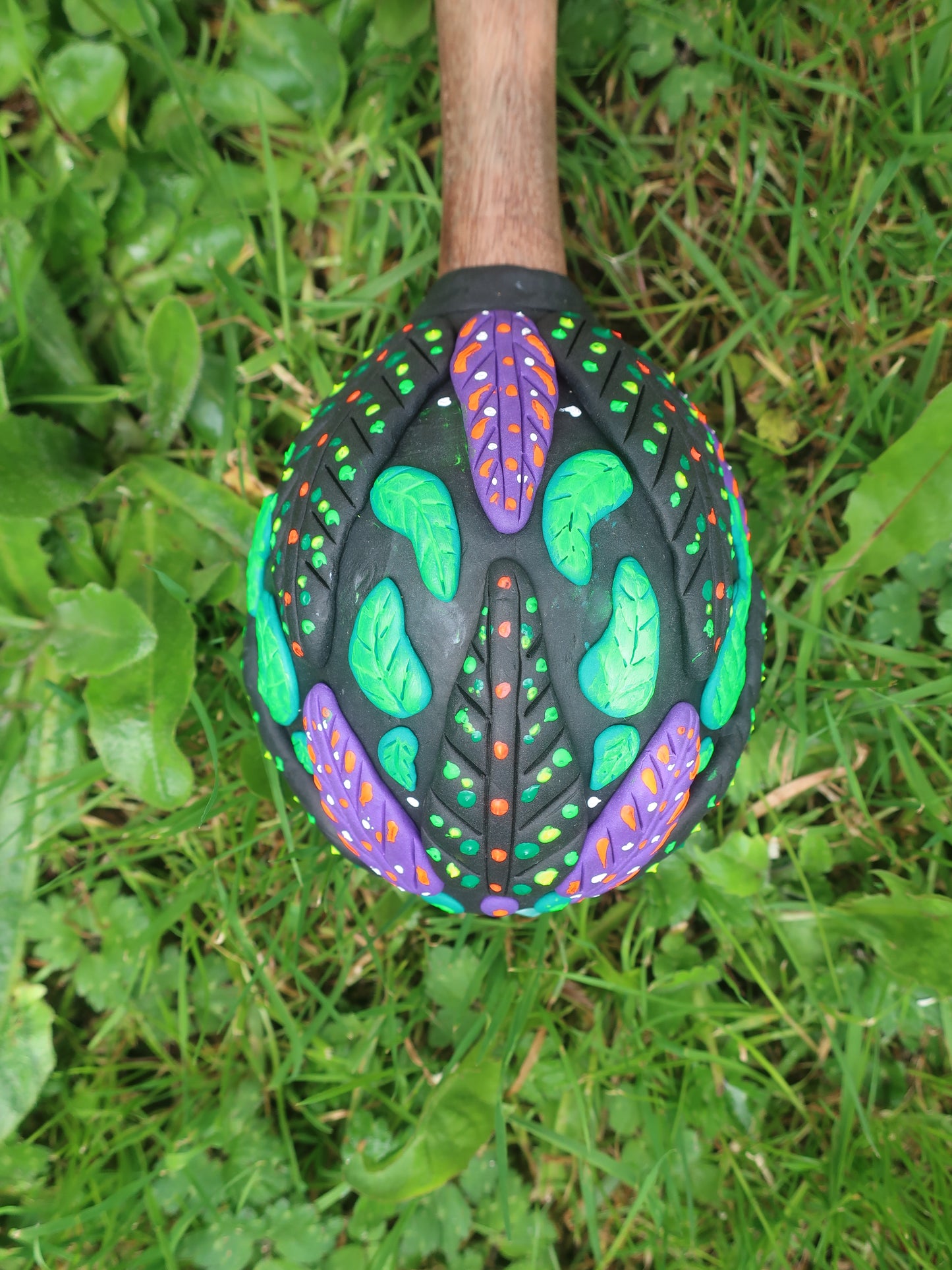BLACK NIGHT RAINBOW MARACA